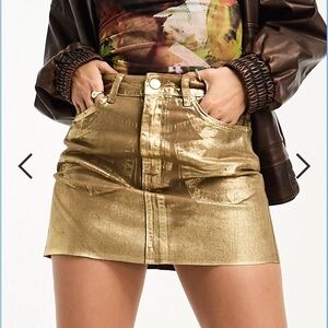NWT Stradivarius Coated Mini Skirt in gold size 4